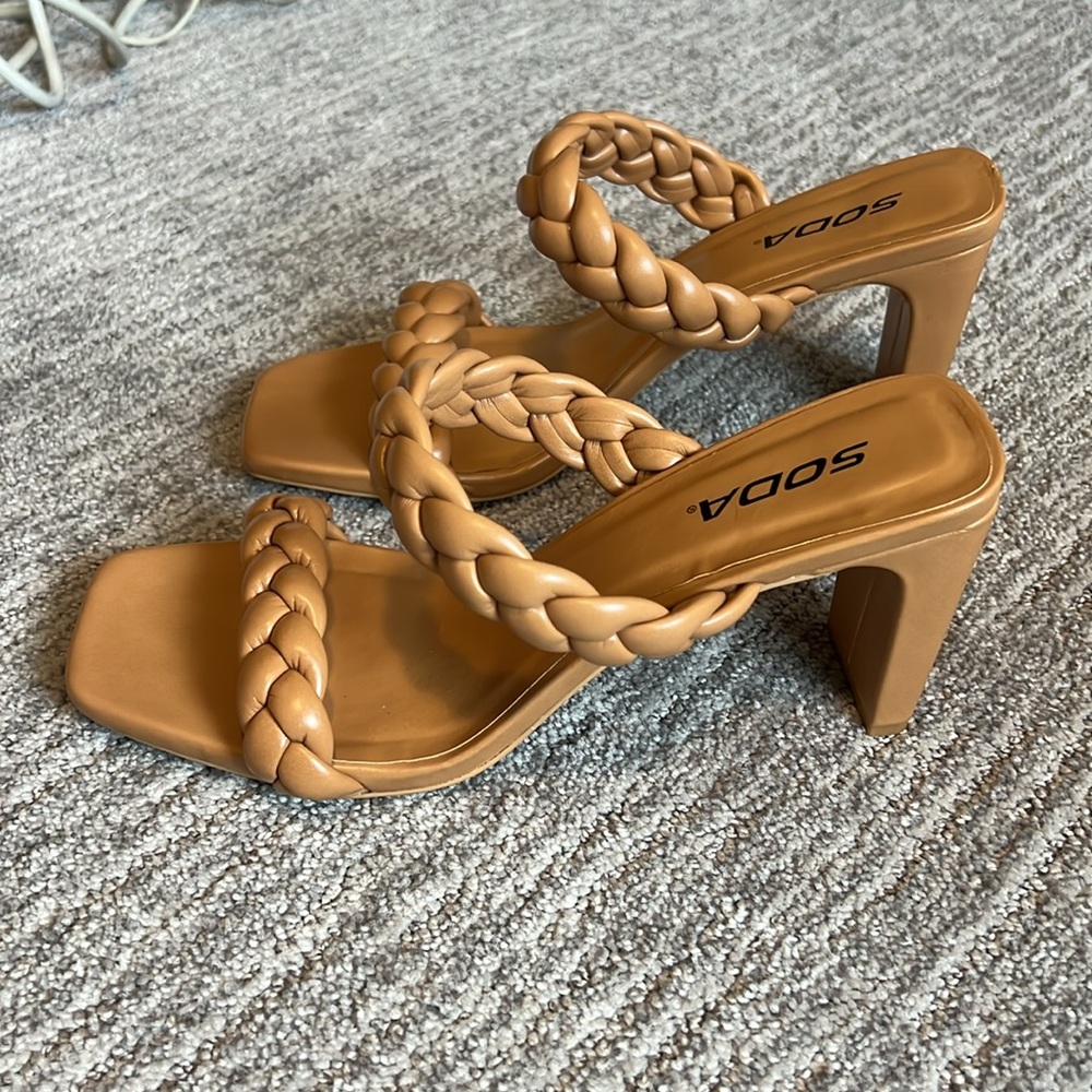 Barely worn soda sandal heel woven